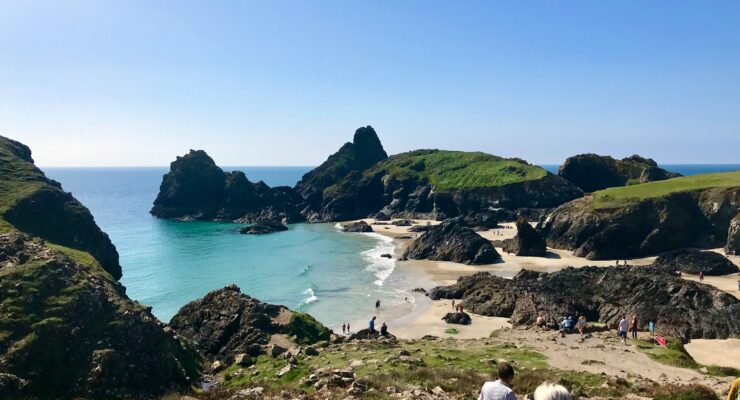 kynance cove in cornwall